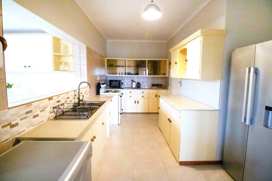 4 Bedroom Property for Sale in Paradise Beach Eastern Cape